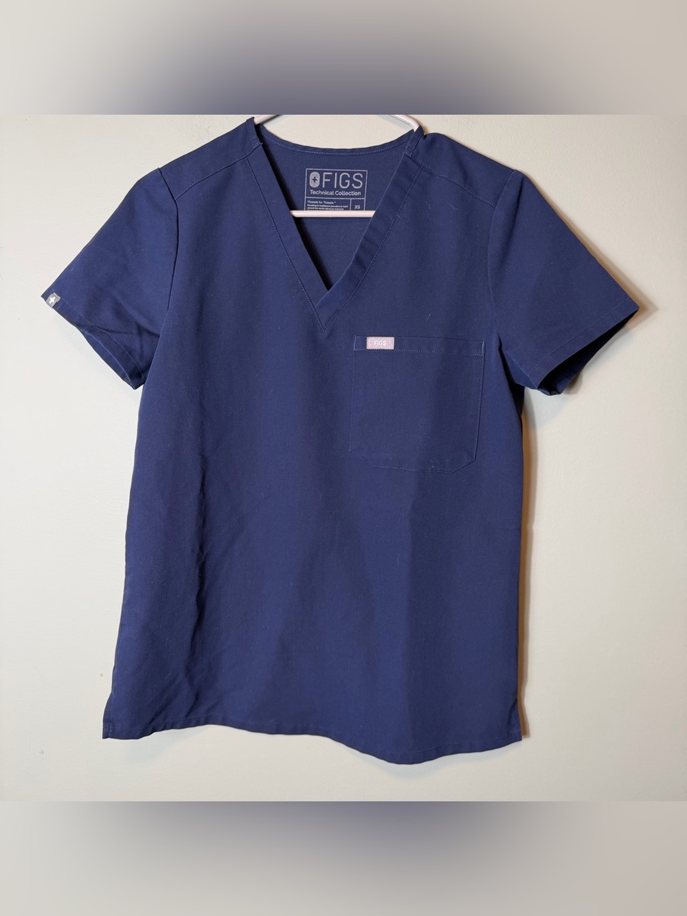 FIGS Navy Blue V-Neck Scrub Top Technical Collection XS Style FW1000